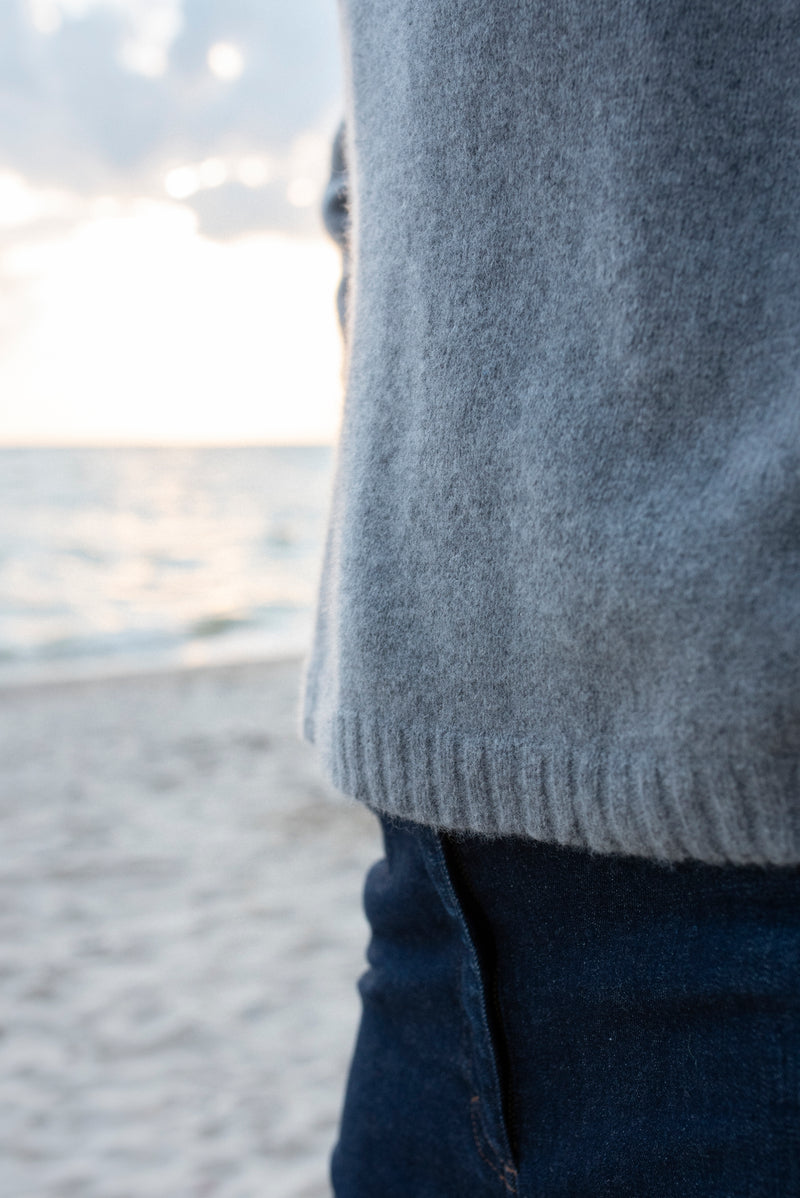 100% Cashmere and Wool  Knitted Sweater